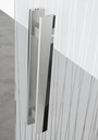 Close-Up Produktbild von links seitlich fotografiert zeigt das GRIFFWERK Griffstangen-Paar JETTE VISION GST in der Ausführung für Glas - Alu Edelstahloptik matt - Klebetechnik Sensa, sowie das Glasdekor JETTE RUTIL auf Weißglas PURE WHITE by GRIFFWERK