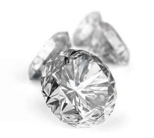 Inspiriert von Diamanten: Die Türgriffe der Designerin Jette Joop brillieren durch polierte Facetten.
